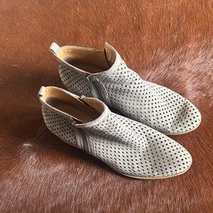 Lucky Brand Gray Perforated Chukka Boots